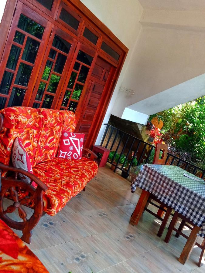 Maleesha Homestay Елла Екстер'єр фото